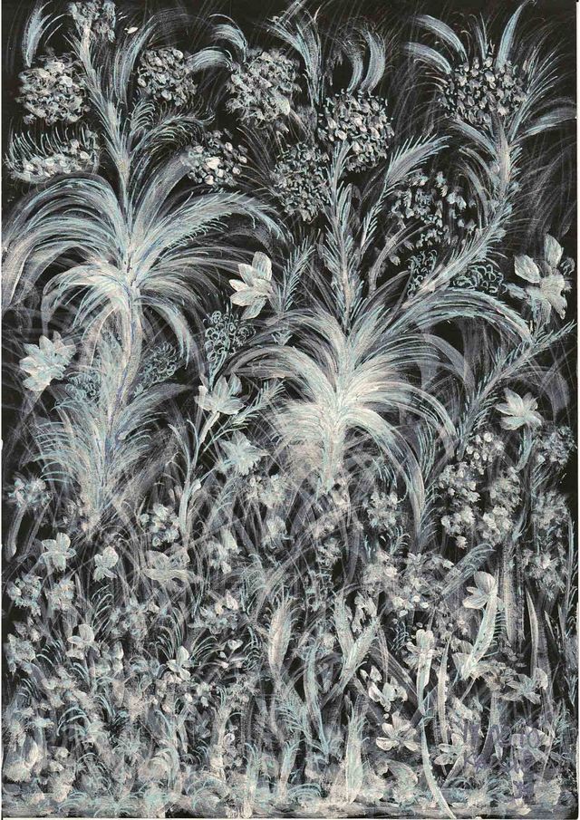 Wit-op-zwarte tekening van een weide met grassen en bloemen bij nacht